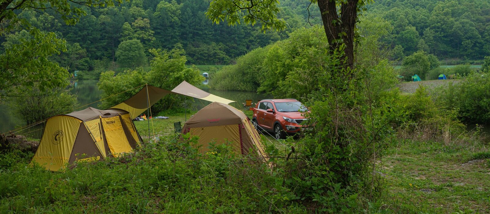 Camping zählt seit Langem zu den schönsten Arten, die Natur zu erkunden, mit der Familie zu entspannen und neue Orte zu entdecken. Von der sonnigen Mittelmeerküste bis zur malerischen Landschaft Europas bieten Campingurlaube eine einzigartige Mischung aus Abenteuer, Komfort und Freiheit. Für Reisende, die den perfekten Outdoor-Urlaub planen, ist Suncamp Holidays ein verlässlicher Partner und Wegweiser zu einigen der besten Campingziele Europas. Mit jahrzehntelanger Erfahrung und einem sorgfältig ausgewählten Netzwerk an Campingplätzen macht Suncamp Holidays es Familien und Reisenden leicht, unvergessliche Campingabenteuer auf dem gesamten Kontinent zu erleben.