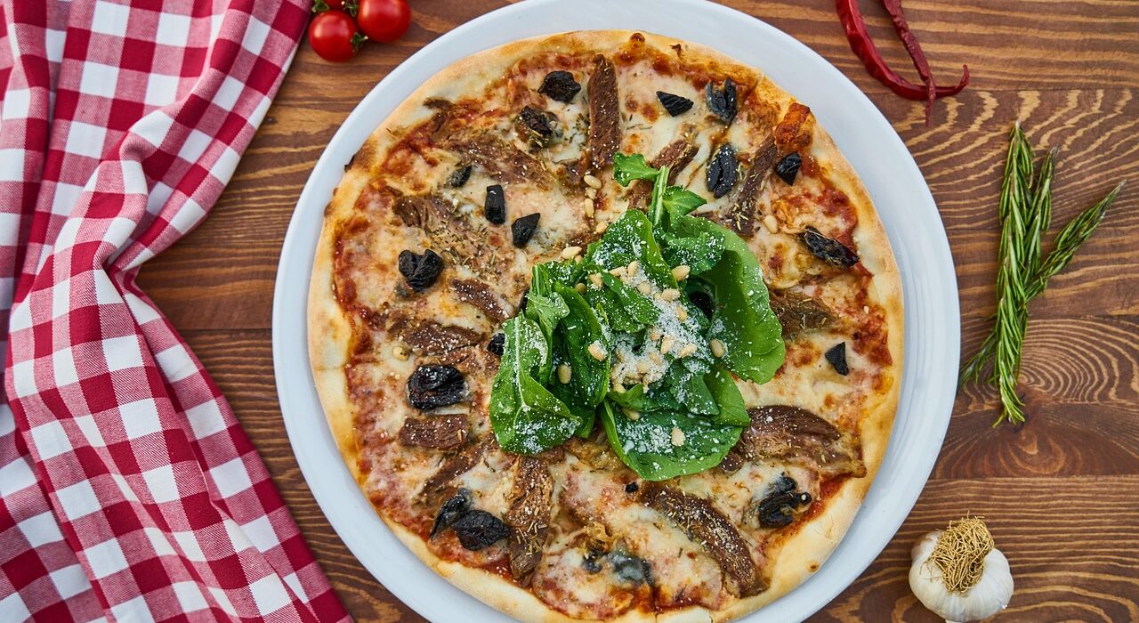 Zürich ist eine Stadt, in der Tradition auf Innovation trifft nicht nur in Finanzen und Kultur, sondern auch kulinarisch. Von der raffinierten europäischen Küche in der Altstadt bis hin zu den lebhaften asiatischen Restaurants im 4. Bezirk bietet die Stadt eine außergewöhnliche kulinarische Vielfalt, die darauf wartet, entdeckt zu werden. Doch das perfekte Restaurant zu finden und den gewünschten Tisch zu reservieren, sollte nicht kompliziert sein. Hier kommt Quandoo Switzerland ins Spiel und macht es Ihnen so einfach wie nie zuvor, Zürichs Top Restaurants zu entdecken, zu reservieren und zu genießen.
