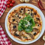 Zürich ist eine Stadt, in der Tradition auf Innovation trifft nicht nur in Finanzen und Kultur, sondern auch kulinarisch. Von der raffinierten europäischen Küche in der Altstadt bis hin zu den lebhaften asiatischen Restaurants im 4. Bezirk bietet die Stadt eine außergewöhnliche kulinarische Vielfalt, die darauf wartet, entdeckt zu werden. Doch das perfekte Restaurant zu finden und den gewünschten Tisch zu reservieren, sollte nicht kompliziert sein. Hier kommt Quandoo Switzerland ins Spiel und macht es Ihnen so einfach wie nie zuvor, Zürichs Top Restaurants zu entdecken, zu reservieren und zu genießen.