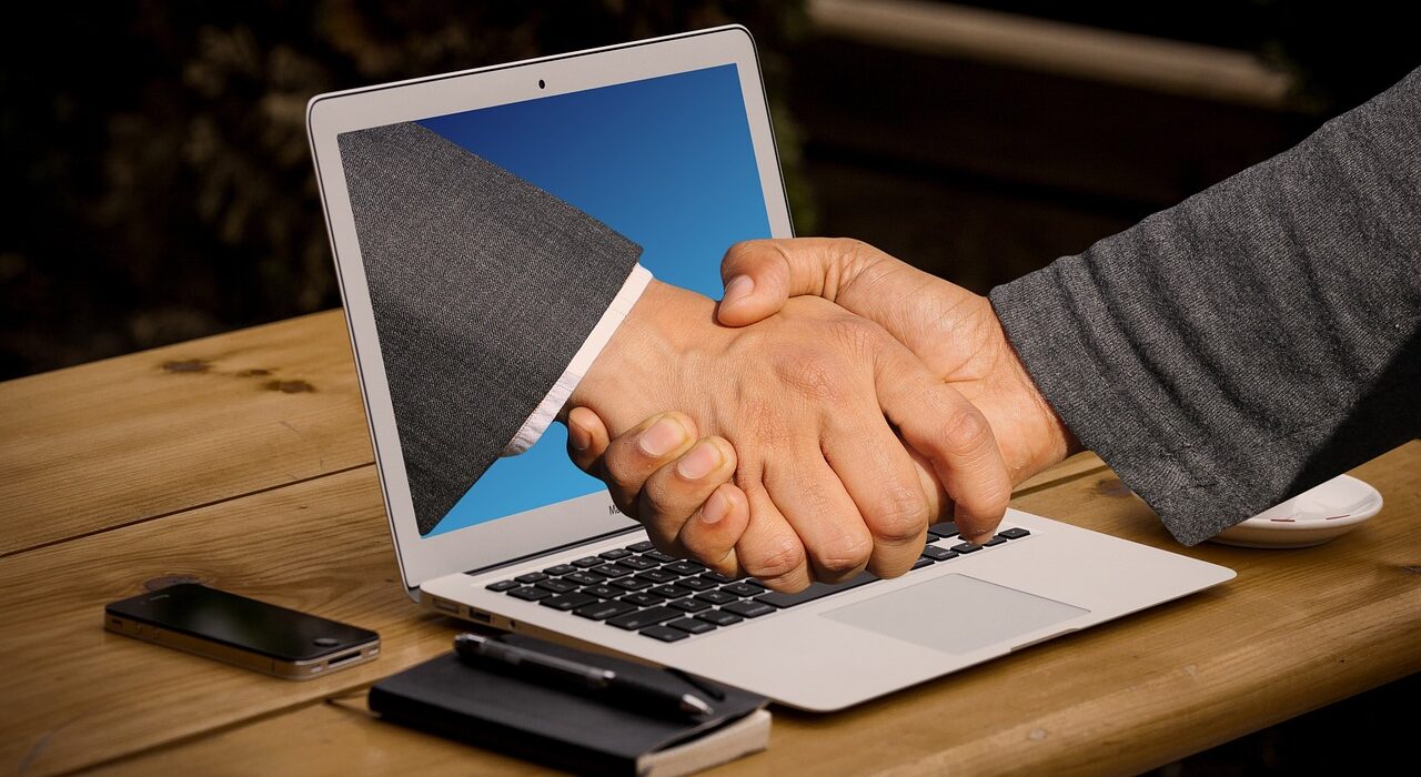 Eine starke Online-Präsenz beginnt mit der richtigen Basis. Ob Domain, professionelle E-Mail, Webhosting, Onlineshop oder SEO-Tools – Hostpoint bietet Ihnen alles aus einer Hand von einem zuverlässigen Schweizer Anbieter. Als größter Webhosting-Anbieter der Schweiz verwaltet Hostpoint über 1,2 Millionen Domains und betreibt eine der modernsten und stabilsten Infrastrukturen des Landes. Mit 25 Jahren Erfahrung steht das Unternehmen für Sicherheit, Leistung und persönlichen Support.