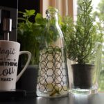 Seit Jahrzehnten steht KRUPS für Präzisionstechnik, Innovation und hochwertige Küchengeräte. Die Marke ist weltweit bekannt für ihre Kaffeevollautomaten und Espressomaschinen und vereint fortschrittliche Technologie mit elegantem Design für professionelle Ergebnisse in Ihrem Zuhause. Ob Sie ein leidenschaftlicher Kaffeeliebhaber, ein begeisterter Backfan oder einfach jemand sind, der Wert auf zuverlässige Küchengeräte legt – KRUPS bietet Lösungen für ein besseres Alltagserlebnis.