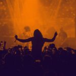ABBA Voyage ist mehr als nur ein Konzert – es ist eine bahnbrechende Verschmelzung von Musik, Technologie und Nostalgie, die eine der legendärsten Bands der Welt auf völlig neue Weise zurück auf die Bühne bringt. Durch die Kombination modernster digitaler Innovationen mit zeitlosen Hits bietet ABBA Voyage den Fans ein unvergessliches Live-Erlebnis.