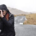 Mitten im Herzen der pulsierenden deutschen Hauptstadt präsentiert sich das Fotografiska Berlin als dynamisches Kulturzentrum, in dem Fotografie, Kunst und menschliche Geschichten aufeinandertreffen. Mehr als nur ein Museum es ist ein immersives Erlebnis, das Besucher einlädt, eindrucksvolle visuelle Erzählungen zu entdecken, sich an anregenden Gesprächen zu beteiligen und sich auf neue und inspirierende Weise mit zeitgenössischer Kultur auseinanderzusetzen.