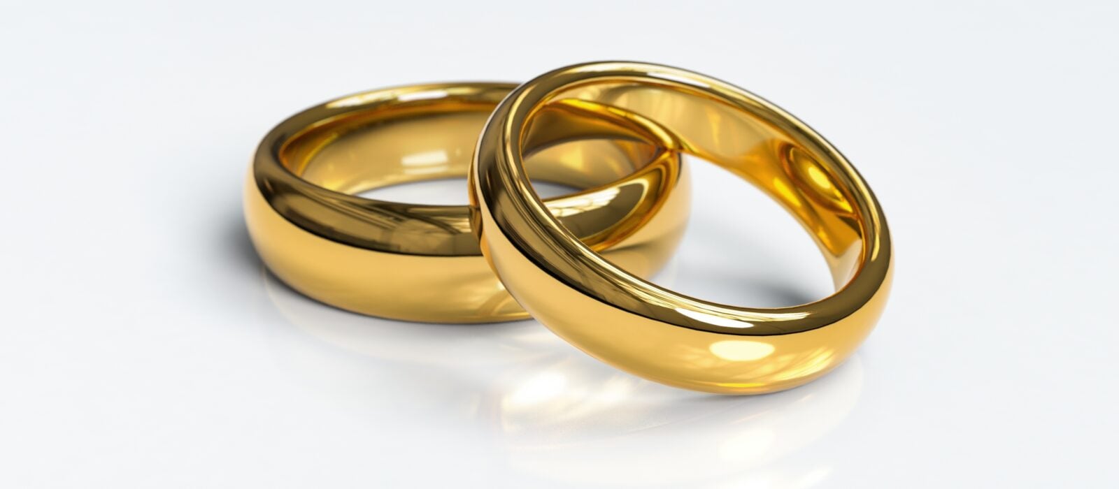 In einer Welt, in der Individualität wichtiger denn je ist, bietet PERSN by Rauschmayer einen erfrischenden Ansatz für edlen Schmuck  einen, der Ihre Geschichte, Ihren Stil und Ihre Identität in den Mittelpunkt jedes Designs stellt. Die deutsche Marke verbindet jahrzehntelange Handwerkskunst mit modernster Technologie und ermöglicht es Ihnen, Schmuckstücke zu kreieren, die so einzigartig sind wie Sie selbst.