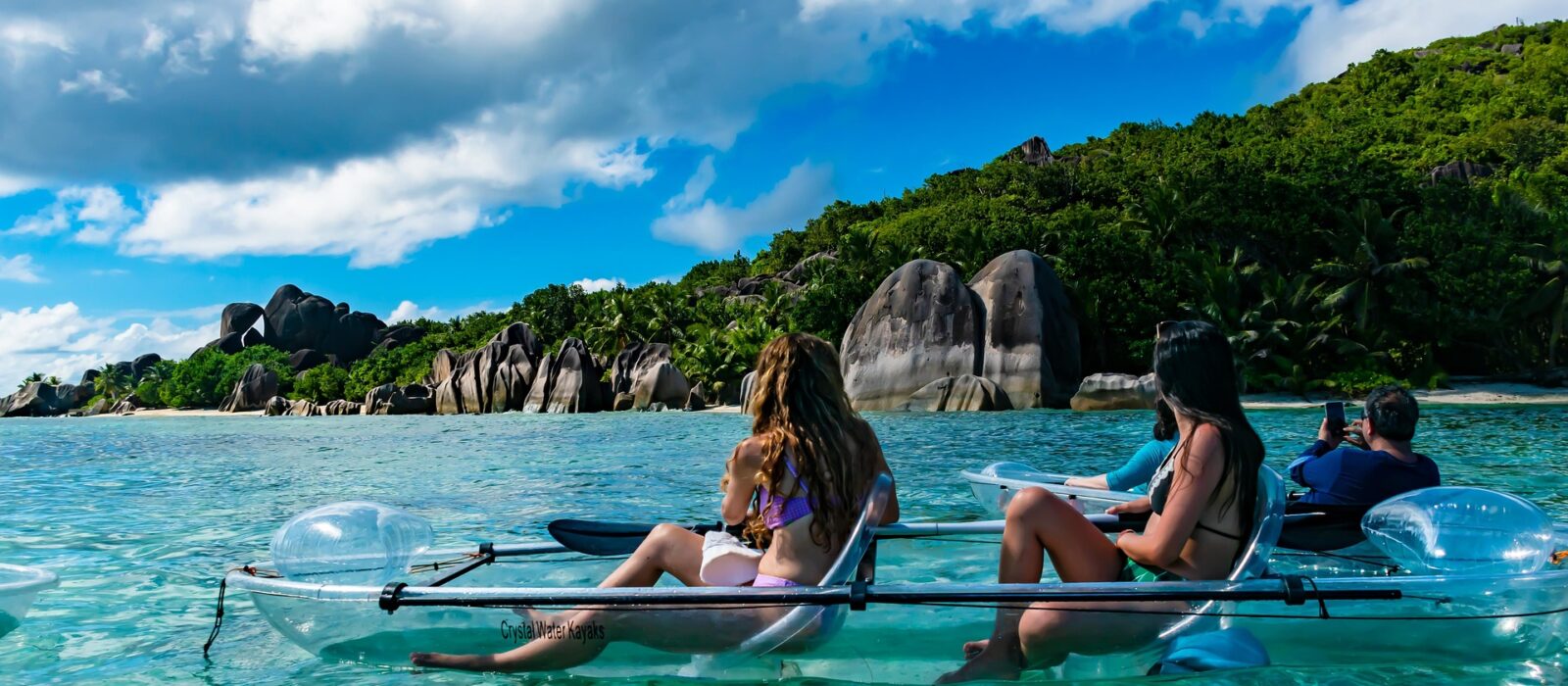Die Planung des perfekten Urlaubs beginnt oft mit der Wahl der richtigen Unterkunft. Hotels sind zwar praktisch, doch viele Reisende bevorzugen heutzutage den Komfort, die Privatsphäre und die Flexibilität eines Ferienhauses oder einer Ferienwohnung. Interhome, einer der vertrauenswürdigsten Ferienwohnungsanbieter Europas, bietet Tausende sorgfältig ausgewählter Ferienhäuser und -wohnungen in einigen der schönsten Reiseziele des Kontinents. Ob Sie von einer Villa am Meer, einem gemütlichen Bergchalet oder einem modernen Stadtapartment träumen mit Interhome finden Sie ganz einfach Ihre ideale Ferienunterkunft in Europa.