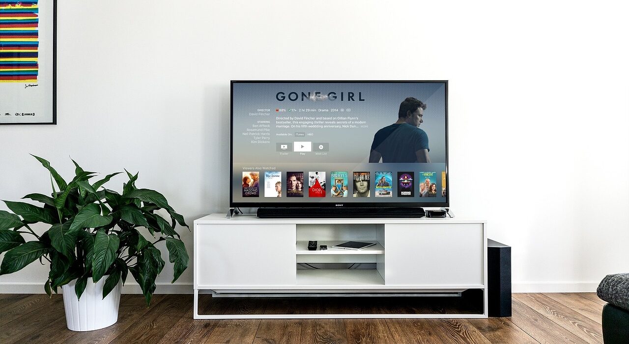 In der vernetzten Welt von heute kennt Fernsehen keine Grenzen mehr. Mit Mondial TV haben Sie Zugriff auf über 200 internationale Sender und Streaming-Inhalte aus aller Welt – alles in einer einzigen, benutzerfreundlichen App. Ob Nachrichten, Sport, Unterhaltung, Kultur, Filme oder Serien: Mondial TV bringt Ihnen Fernsehen aus aller Welt direkt auf Ihren Bildschirm. Mondial TV ist verfügbar für Mobilgeräte, Tablets, Computer und Smart-TVs und bietet Ihnen eine flexible und moderne Möglichkeit, Live-TV zu schauen und Inhalte jederzeit und überall anzusehen.